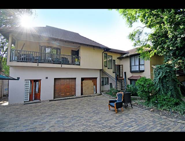 12 BEDROOM HOUSE FOR SALE IN FERNDALE